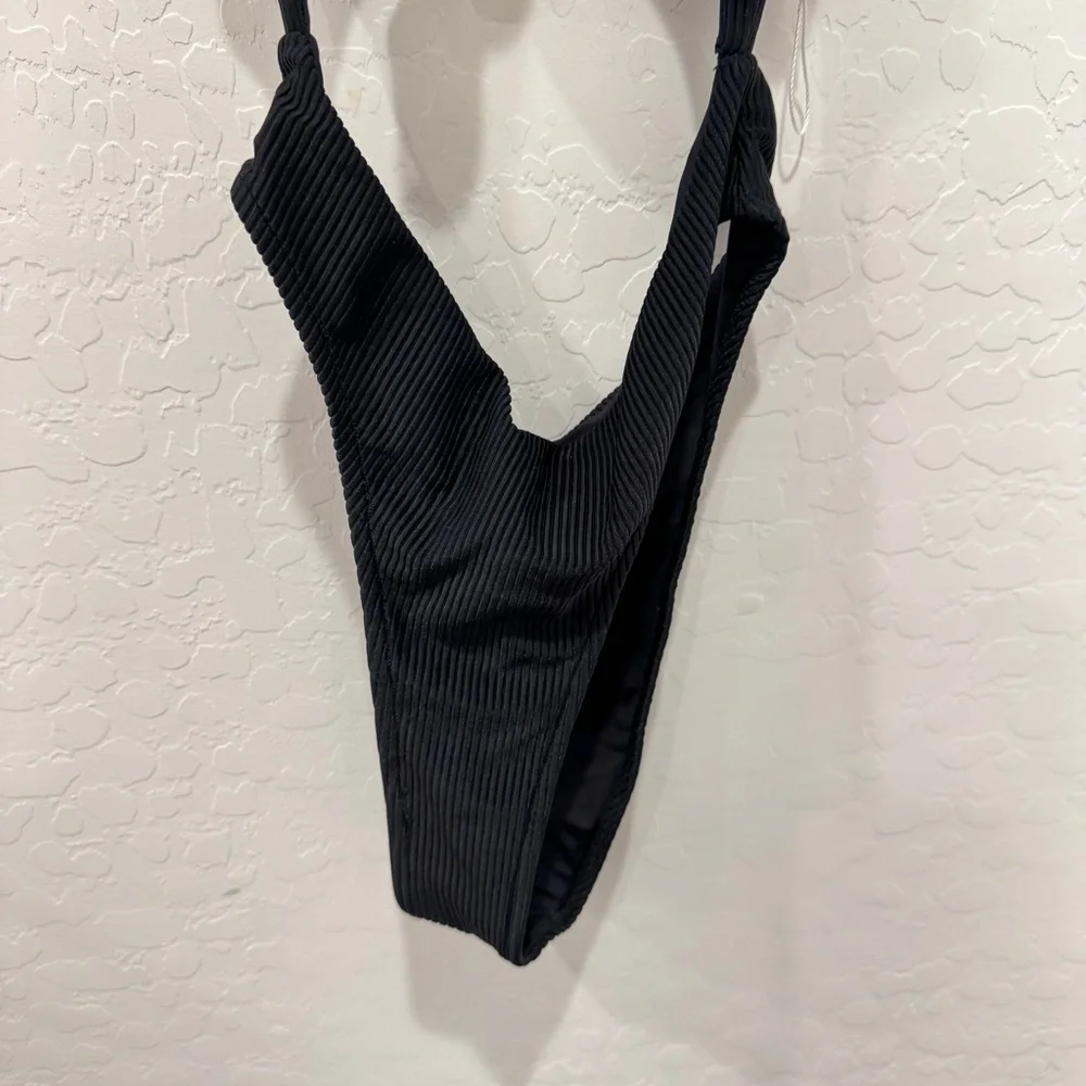 Frankie’s Bikinis Blake One Piece Swimsuit Womens XS Black Ribbed Knit Cutouts